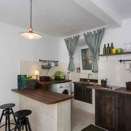 Hladilo ''nostalgia'' - Comfort Two-bedroom With Terrace ... *