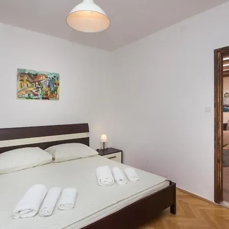 Hladilo ''nostalgia'' - Comfort Two-bedroom With Terrace ... Apartamento Dubrovnik